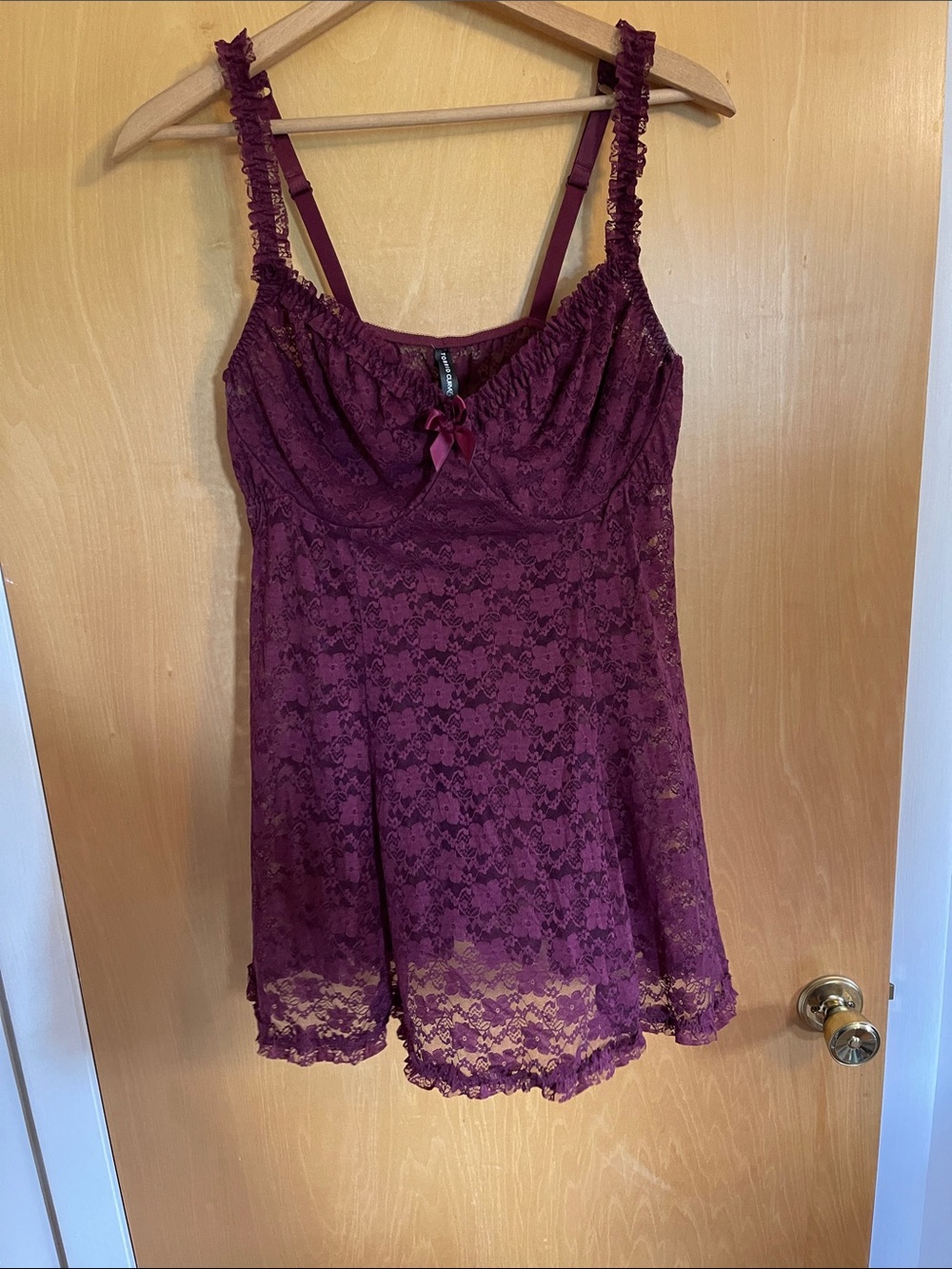 Torrid curve Berry/wine babydoll sheer lace chemise with wire bra cups 2x